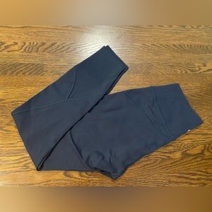 Lululemon navy tights. Very good used condition.